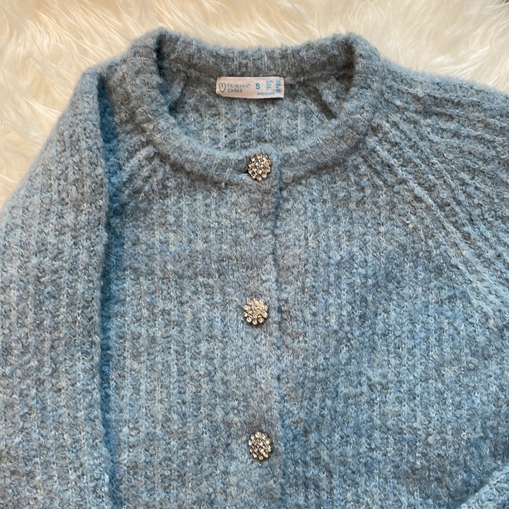 Princess sweater with wool and jewelled buttons - Picture 1 of 9